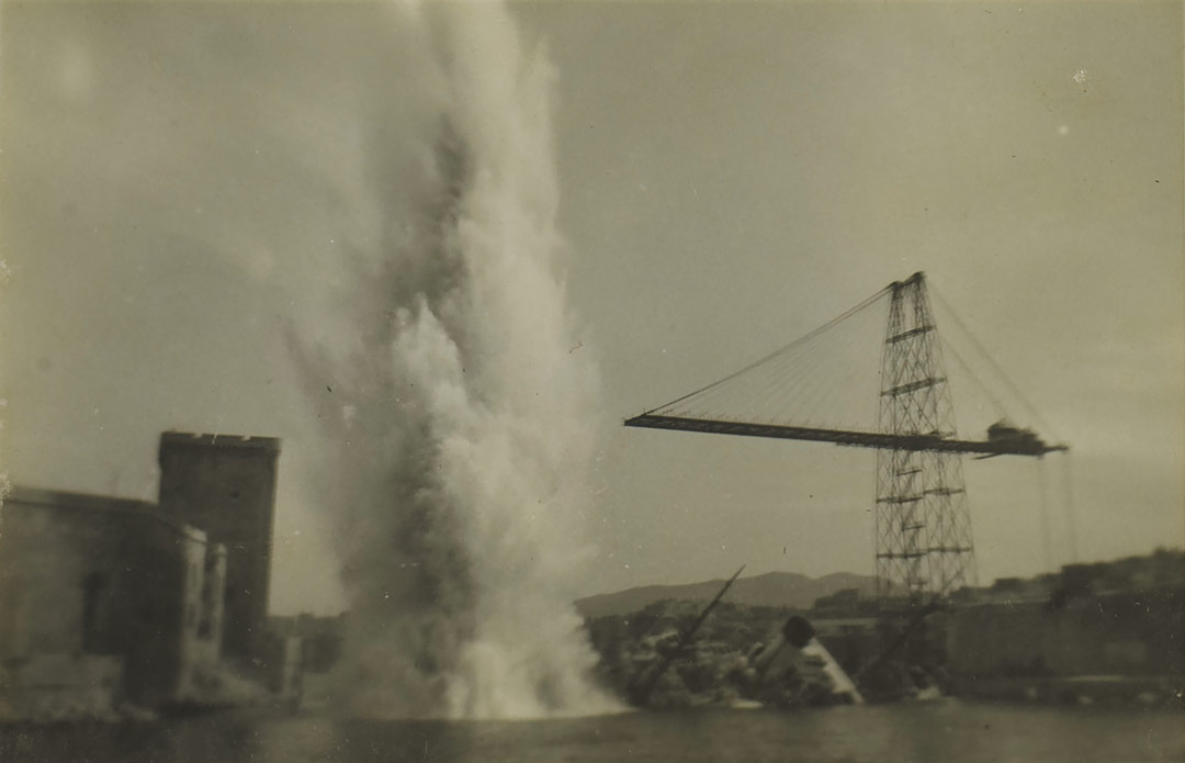 Destruction du Pont Transbordeur : pile nord 1944 coll. Musée d'Histoire de Marseille